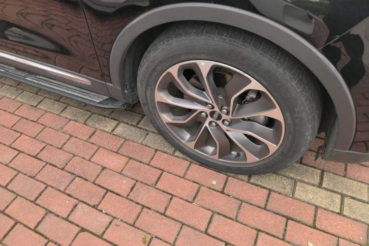Used Lincoln Nautilus 2021 2.0T Four-Wheel Drive Luxury Edition Right Front Wheel Hub