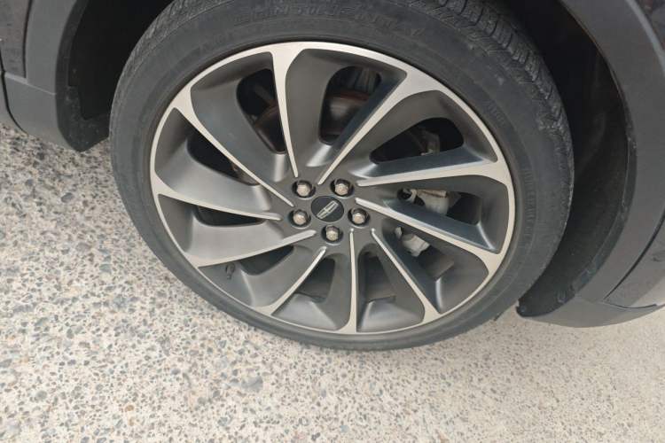 Used Lincoln Nautilus 2021 2.7T Four-Wheel Drive Prestige Edition Right Front Wheel Hub
