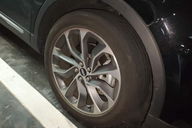 Used Lincoln Nautilus 2021 2.0T Four-Wheel Drive Luxury Edition Right Front Wheel Hub