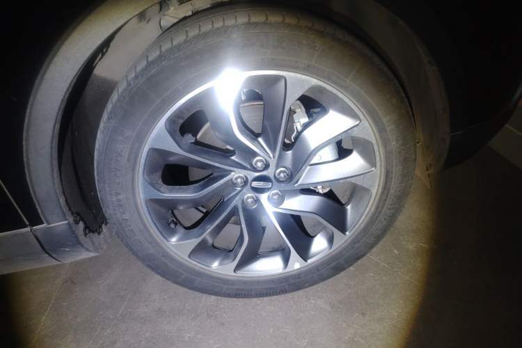 Used Lincoln Nautilus 2021 2.0T Four-Wheel Drive Luxury Edition Right Front Wheel Hub