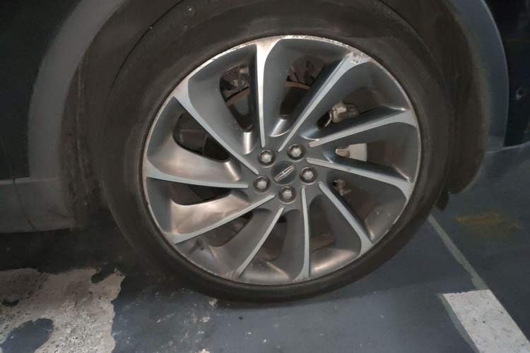 Used Lincoln Nautilus 2021 2.7T Four-Wheel Drive Prestige Edition Right Front Wheel Hub