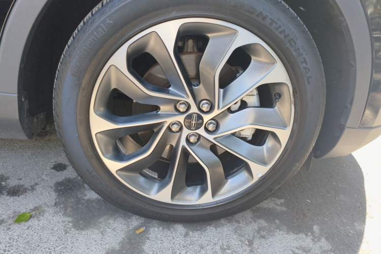 Used Lincoln Nautilus 2021 2.0T Four-Wheel Drive Luxury Edition Right Front Wheel Hub