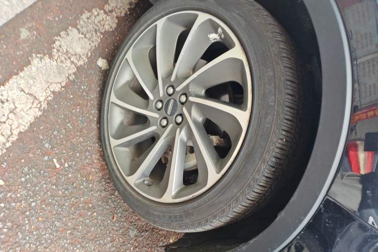 Used Lincoln Nautilus 2021 2.7T Four-Wheel Drive Prestige Edition Right Front Wheel Hub