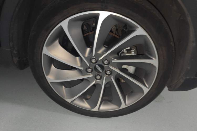 Used Lincoln Nautilus 2021 2.7T Four-Wheel Drive Prestige Edition Right Front Wheel Hub