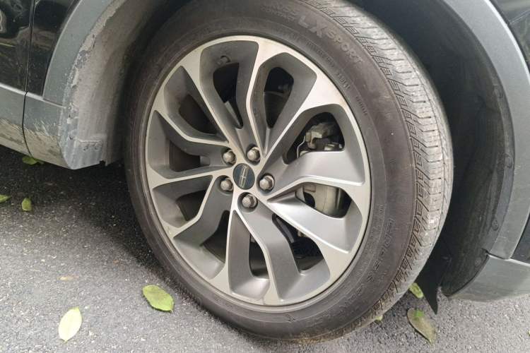 Used Lincoln Nautilus 2021 2.0T Four-Wheel Drive Luxury Edition Right Front Wheel Hub