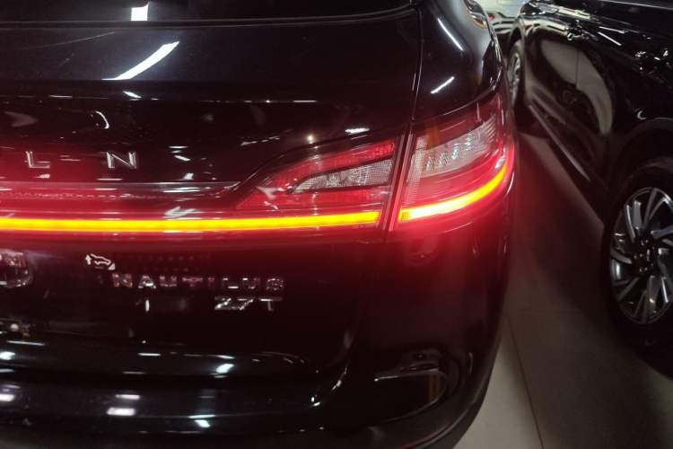 Used Lincoln Nautilus 2021 2.7T Four-Wheel Drive Prestige Edition Right Rear Taillight