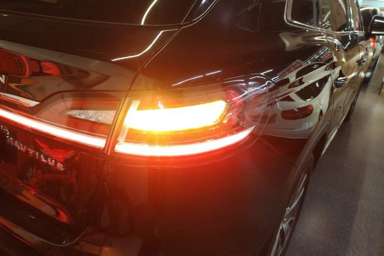 Used Lincoln Nautilus 2021 2.0T Four-Wheel Drive Luxury Edition Right Rear Taillight