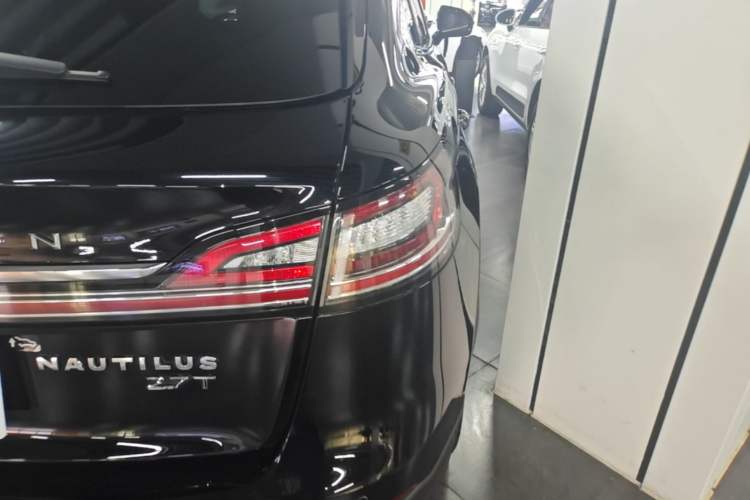 Used Lincoln Nautilus 2021 2.7T Four-Wheel Drive Prestige Edition Right Rear Taillight