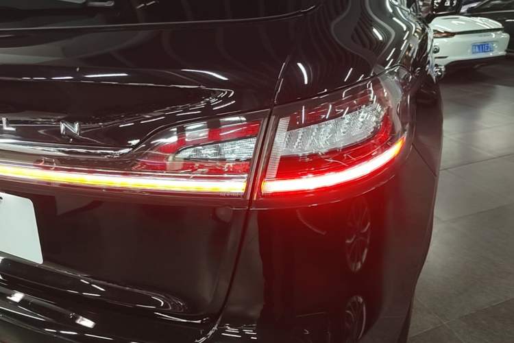 Used Lincoln Nautilus 2021 2.0T Four-Wheel Drive Luxury Edition Right Rear Taillight