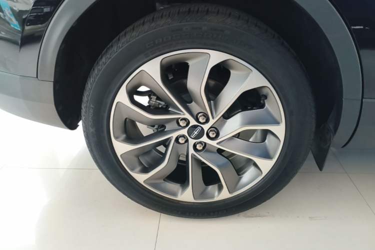 Used Lincoln Nautilus 2021 2.0T Four-Wheel Drive Luxury Edition Right Rear Wheel Hub