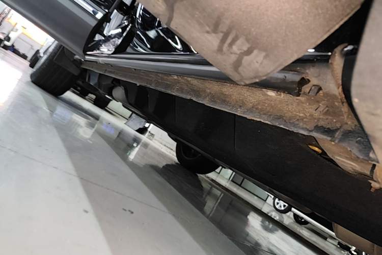 Used Lincoln Nautilus 2021 2.0T Four-Wheel Drive Luxury Edition Right Side Sill