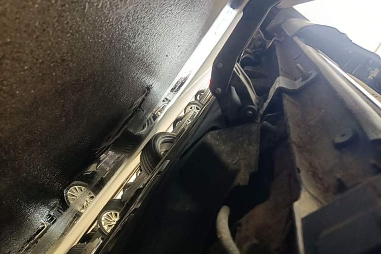 Used Lincoln Nautilus 2021 2.0T Four-Wheel Drive Luxury Edition Right Side Sill