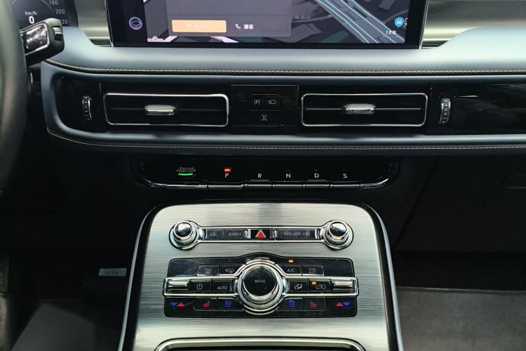Used Lincoln Nautilus 2021 2.0T Four-Wheel Drive Luxury Edition Audio And AC Panel