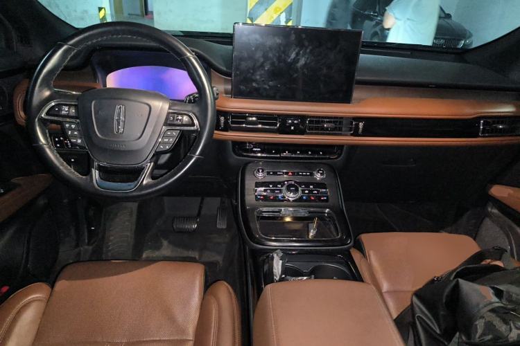 Used Lincoln Nautilus 2021 2.7T Four-Wheel Drive Prestige Edition Center Console