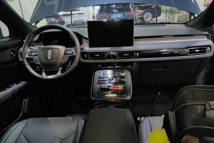 Used Lincoln Nautilus 2021 2.0T Four-Wheel Drive Luxury Edition Center Console