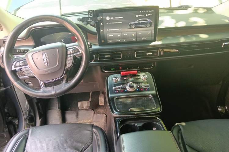 Used Lincoln Nautilus 2021 2.0T Four-Wheel Drive Luxury Edition Center Console