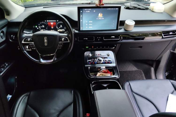 Used Lincoln Nautilus 2021 2.0T Four-Wheel Drive Luxury Edition Center Console