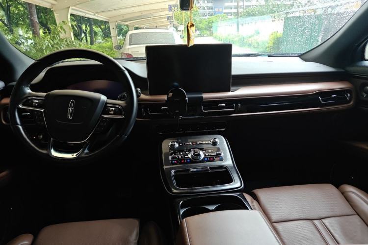Used Lincoln Nautilus 2021 2.7T Four-Wheel Drive Prestige Edition Center Console