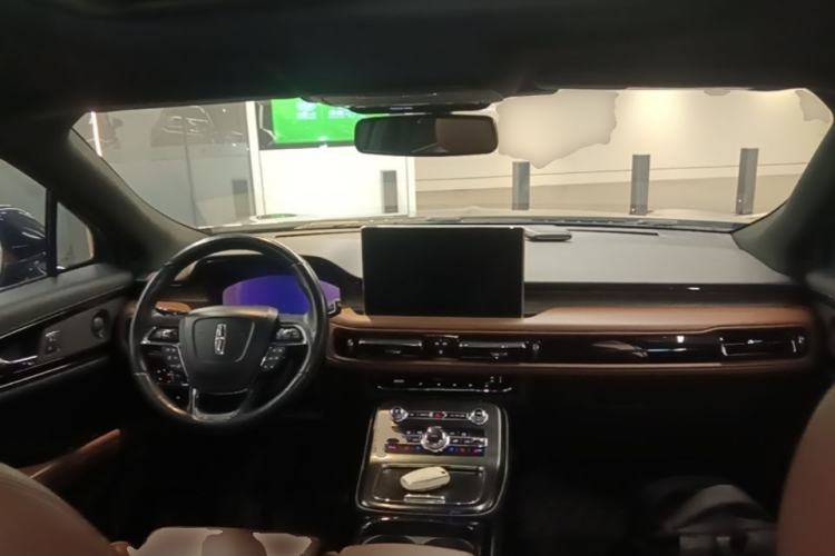 Used Lincoln Nautilus 2021 2.7T Four-Wheel Drive Prestige Edition Center Console