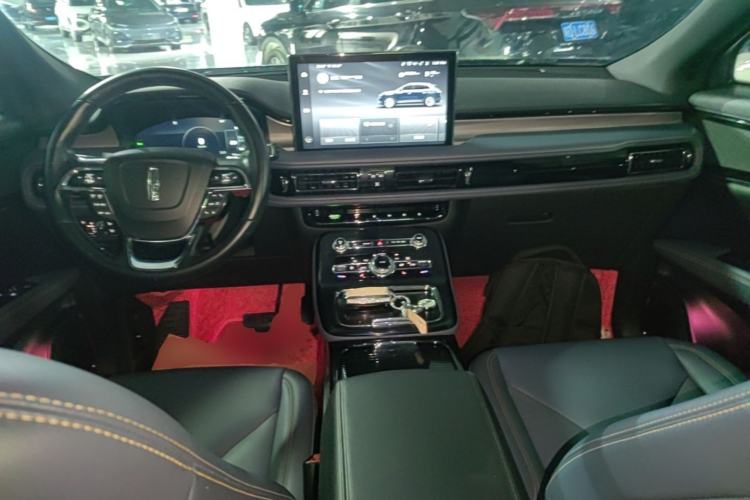 Used Lincoln Nautilus 2021 2.0T Four-Wheel Drive Luxury Edition Center Console