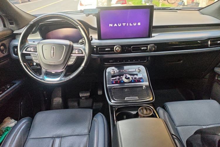Used Lincoln Nautilus 2021 2.7T Four-Wheel Drive Prestige Edition Center Console