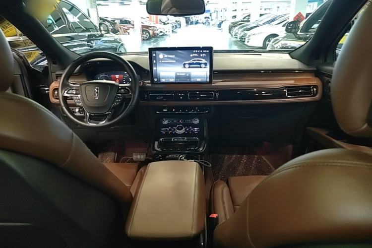 Used Lincoln Nautilus 2021 2.7T Four-Wheel Drive Prestige Edition Center Console