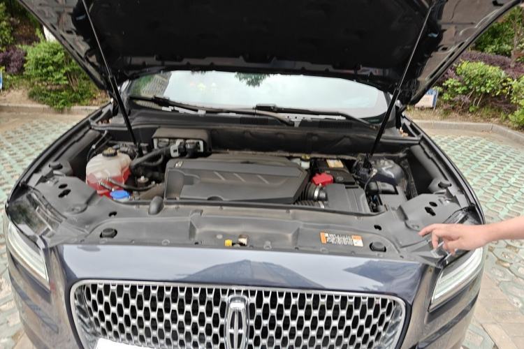 Used Lincoln Nautilus 2021 2.7T Four-Wheel Drive Prestige Edition Engine Bay