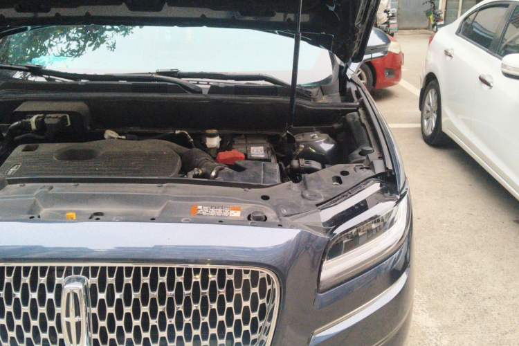 Used Lincoln Nautilus 2021 2.0T Four-Wheel Drive Luxury Edition Engine Bay Left