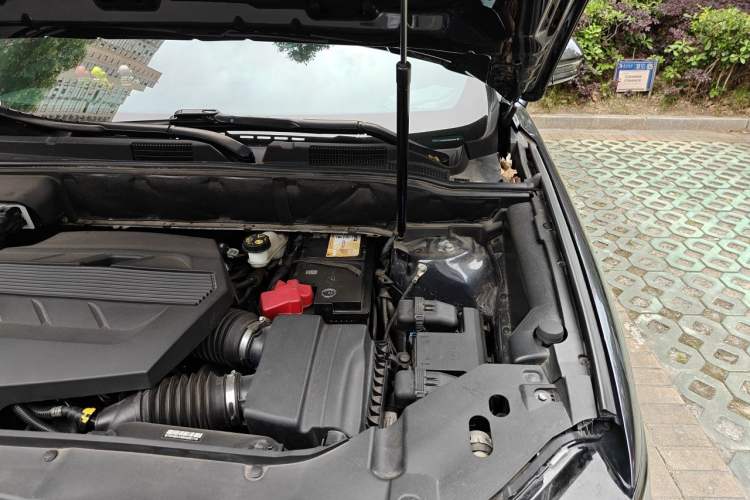 Used Lincoln Nautilus 2021 2.7T Four-Wheel Drive Prestige Edition Engine Bay Left