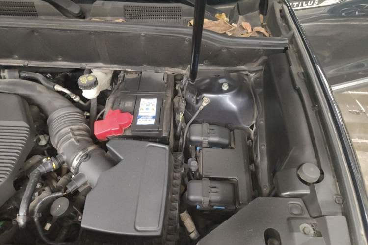 Used Lincoln Nautilus 2021 2.0T Four-Wheel Drive Luxury Edition Engine Bay Left