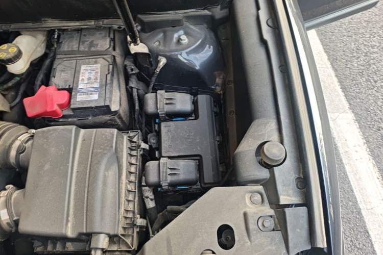 Used Lincoln Nautilus 2021 2.7T Four-Wheel Drive Prestige Edition Engine Bay Left