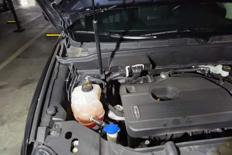 Used Lincoln Nautilus 2021 2.0T Four-Wheel Drive Luxury Edition Engine Bay Right