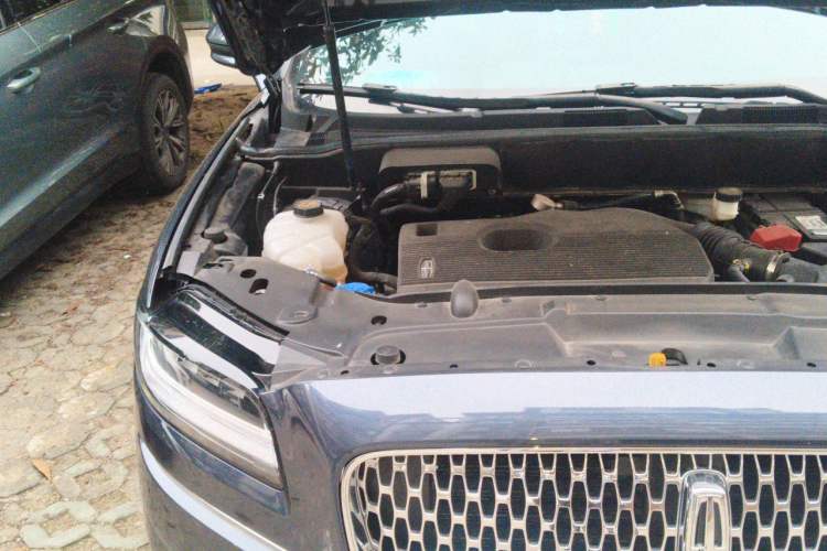 Used Lincoln Nautilus 2021 2.0T Four-Wheel Drive Luxury Edition Engine Bay Right