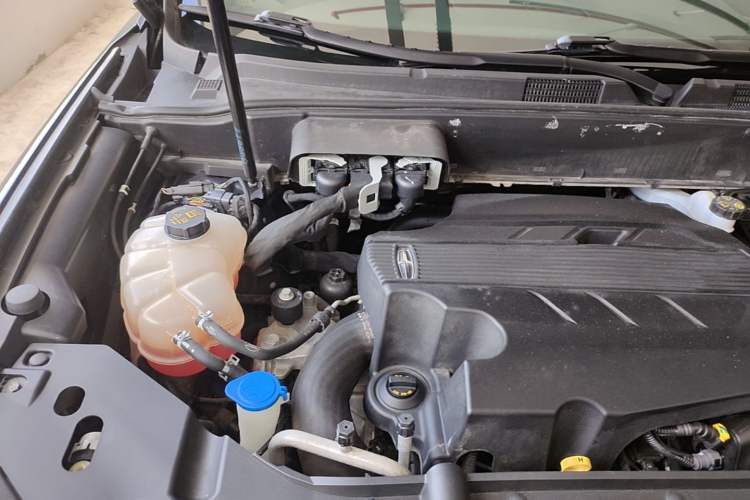 Used Lincoln Nautilus 2021 2.7T Four-Wheel Drive Prestige Edition Engine Bay Right