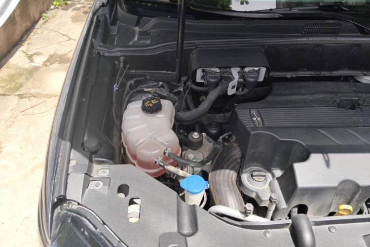 Used Lincoln Nautilus 2021 2.7T Four-Wheel Drive Prestige Edition Engine Bay Right