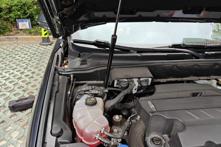 Used Lincoln Nautilus 2021 2.7T Four-Wheel Drive Prestige Edition Engine Bay Right