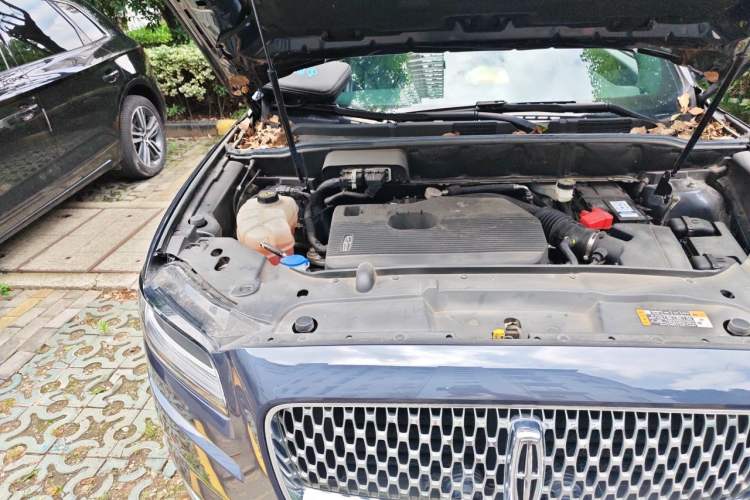 Used Lincoln Nautilus 2021 2.0T Four-Wheel Drive Luxury Edition Engine Bay Right