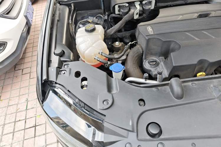 Used Lincoln Nautilus 2021 2.7T Four-Wheel Drive Prestige Edition Engine Bay Right