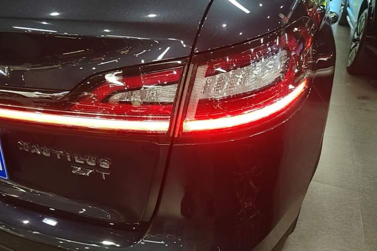 Used Lincoln Nautilus 2021 2.7T Four-Wheel Drive Prestige Edition Exterior 3