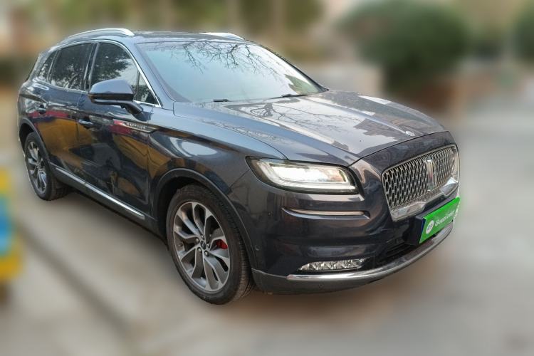 Used Lincoln Nautilus 2021 2.0T Four-Wheel Drive Luxury Edition Front Right 45 Deg