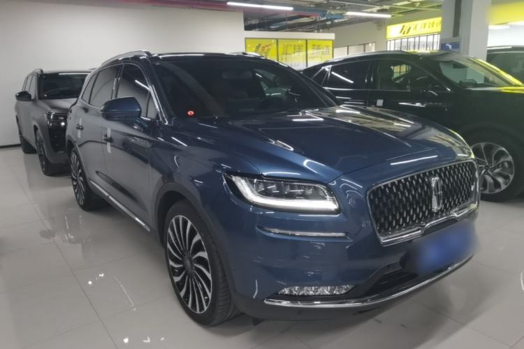 Used Lincoln Nautilus 2021 2.7T Four-Wheel-Drive Presidential Edition Front Right 45 Deg