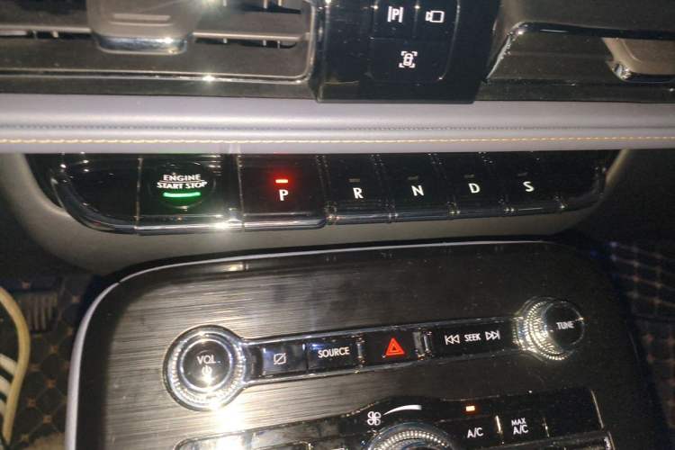 Used Lincoln Nautilus 2021 2.0T Four-Wheel Drive Luxury Edition Gear Lever