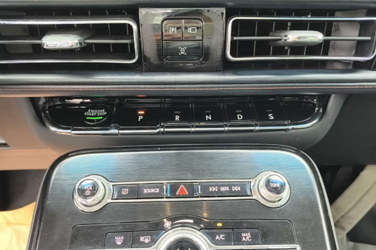 Used Lincoln Nautilus 2021 2.0T Four-Wheel Drive Luxury Edition Gear Lever