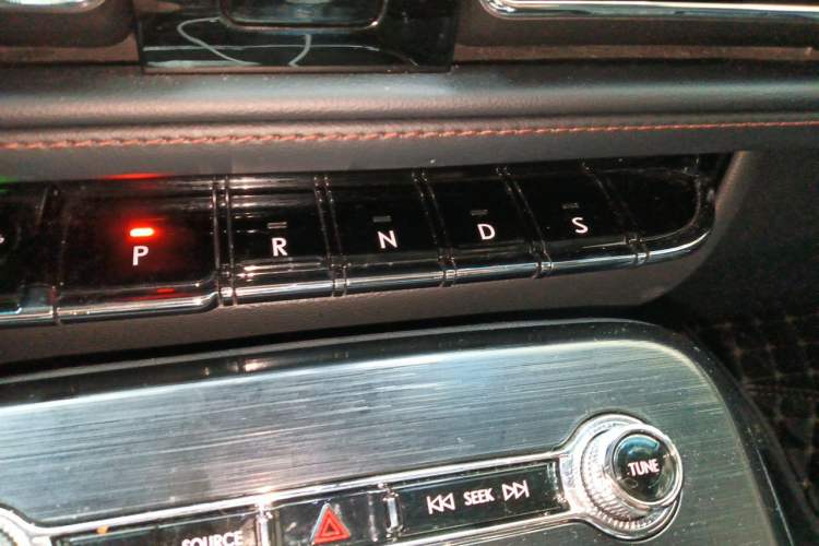 Used Lincoln Nautilus 2021 2.0T Four-Wheel Drive Luxury Edition Gear Lever