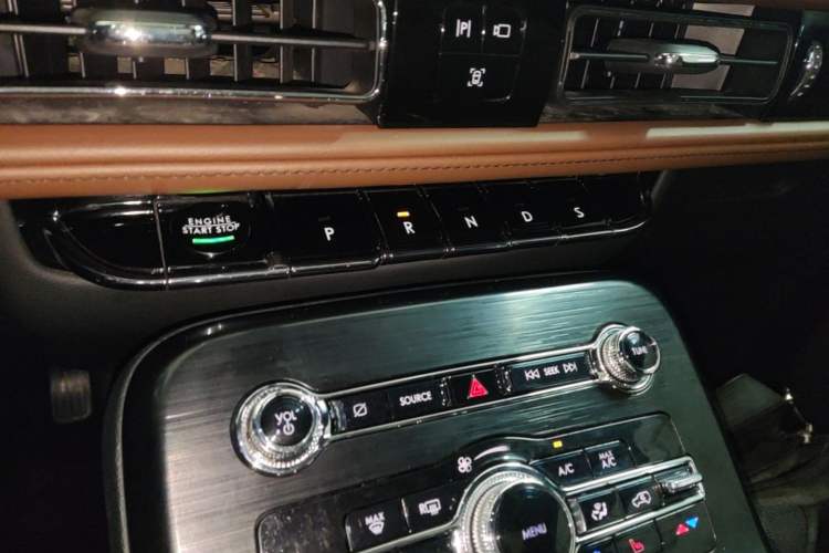 Used Lincoln Nautilus 2021 2.0T Four-Wheel Drive Luxury Edition Gear Lever