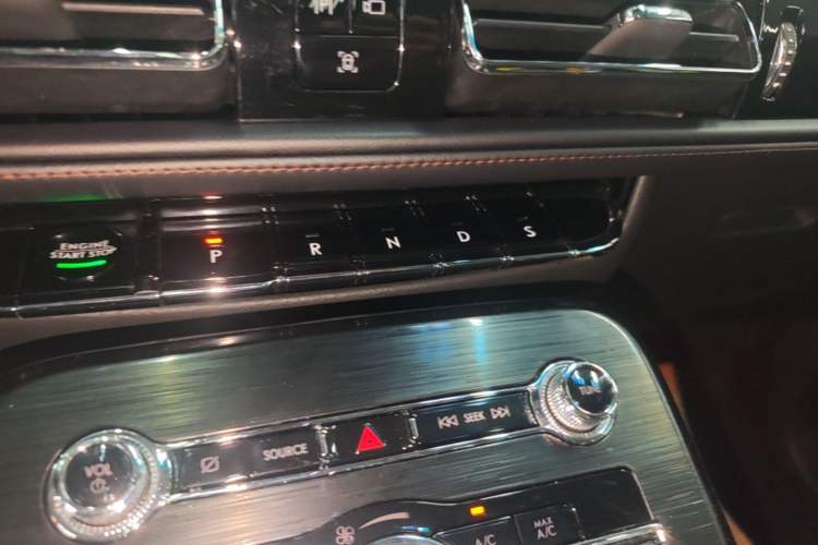 Used Lincoln Nautilus 2021 2.0T Four-Wheel Drive Luxury Edition Gear Lever
