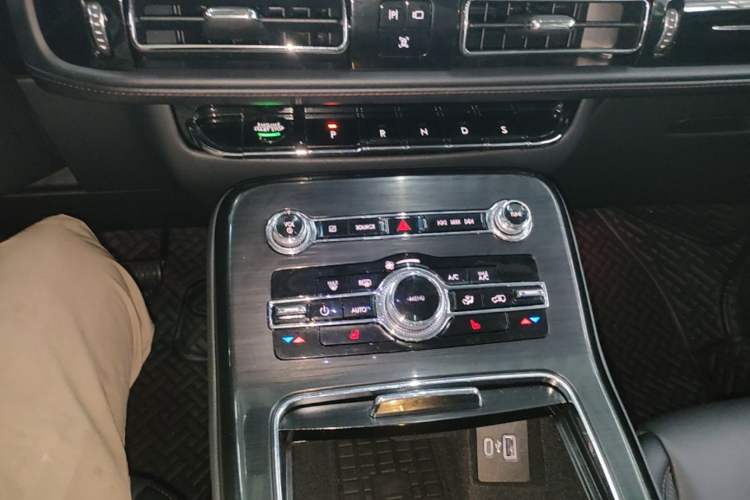 Used Lincoln Nautilus 2021 2.0T Four-Wheel Drive Luxury Edition Gear Lever