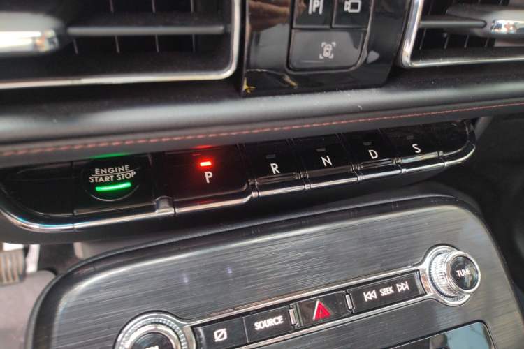 Used Lincoln Nautilus 2021 2.0T Four-Wheel Drive Luxury Edition Gear Lever