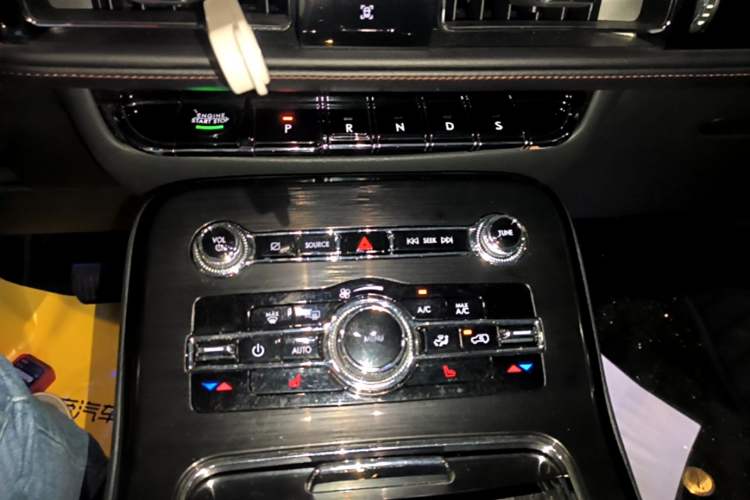 Used Lincoln Nautilus 2021 2.0T Four-Wheel Drive Luxury Edition Gear Lever