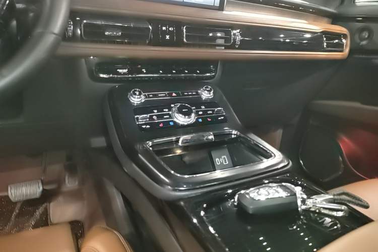 Used Lincoln Nautilus 2021 2.7T Four-Wheel Drive Prestige Edition Gear Lever